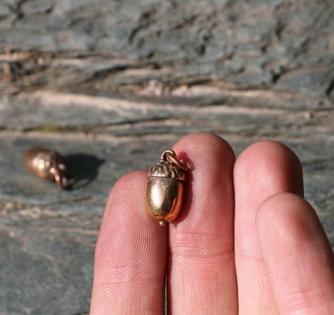 ACORN, OAK PENDANT, BRONZE