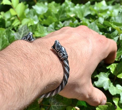 VIKING BEASTS, BRACELET FROM BURG, TIN
