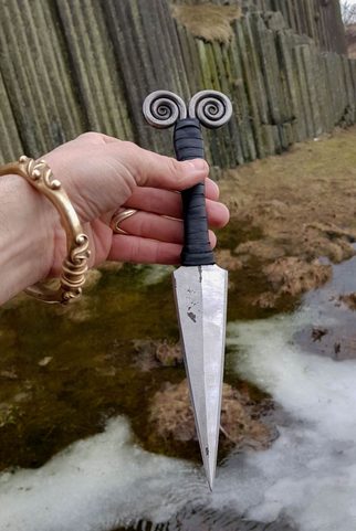 GORMALL, GESCHMIEDETER DOLCH