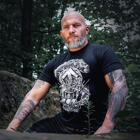 TIWAZ, FUTHARK EDITION, SCHWARZ-WEISSES HERREN-T-SHIRT, NAAV