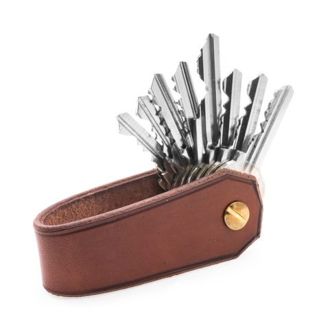 BALFOUR, LUXURY LEATHER KEYCHAIN COGNAC