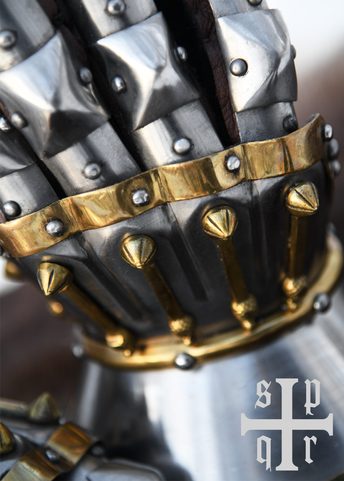 HOURGLASS GAUNTLETS, MILAN CA. 1370