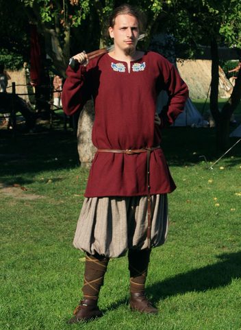 VIKING TUNIC, WOOL, WITH EMBROIDERY