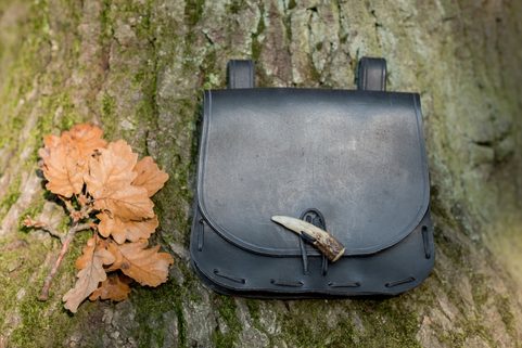LEATHER HISTORICAL BELT BAG, ANTLER, BLACK