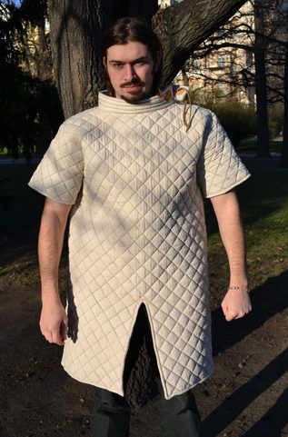 LINEN GAMBESON, PADDED JACK WITH SHORT SLEEVES