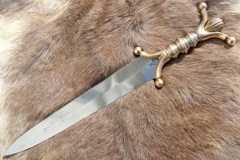 MAEG, CELTIC ANTHROPOMORPHIC BRONZE DAGGER