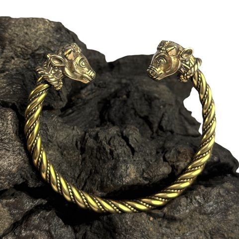 CELTIC BRACELET, BULL'S HEADS, TRICHTINGEN, BRASS