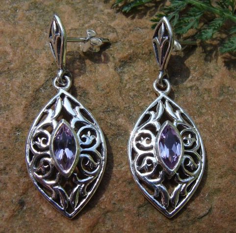 THE VOICE OF NATURE, SILVER EARRINGS WITH AMETHYST, AG 925