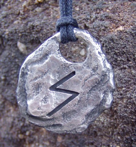 SOWILO - RUNE PENDANT