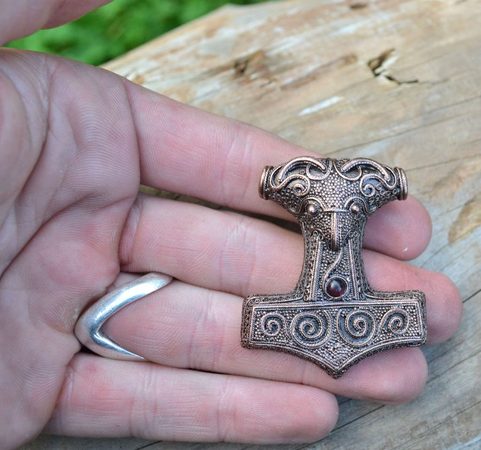 MÚSPELLHEIM, MARTEAU DE THOR, SUÈDE, ÉTAIN, GRENAT