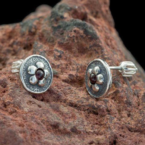 GRACE, EARRINGS, GARNET, SILVER
