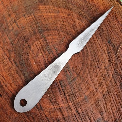 SPEAR THROWING KNIFE