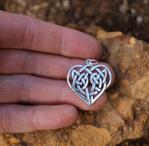 CELTIC HEART PENDANT, SILVER