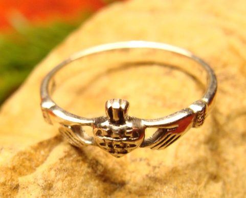 IRISH CLADDAGH RING, SILVER 925