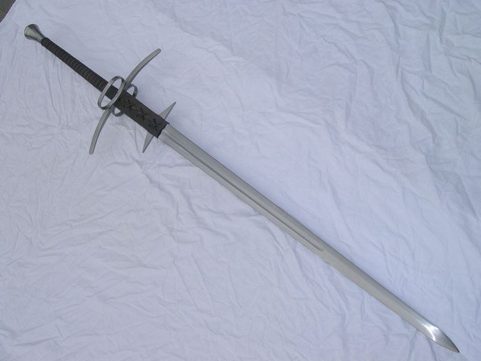 TWO-HANDED BASTARD SWORD