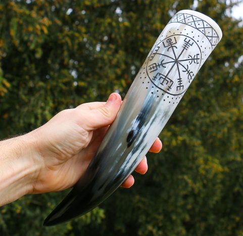 VEGVÍSIR, VIKING DRINKING HORN