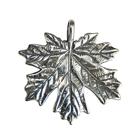 MAPLE LEAF, SILVER PENDANT