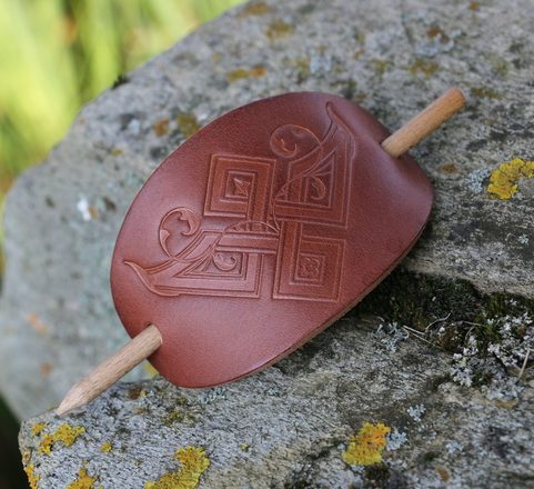 MAUVE, LEATHER HAIR CLIP BRAUN