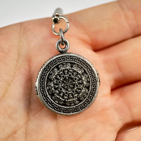 GREEK MEDUSA, KEYRING ZINC ANTIQUE SILVER