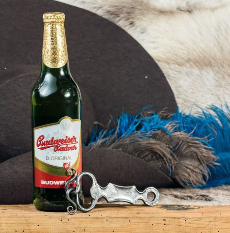 GESCHMIEDETER BIERÖFFNER