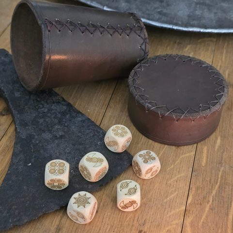 DICE WITH LEATHER CUP, 6 PIECES