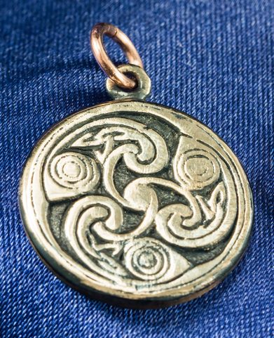 IRISH SPIRALS - TRISKELE, BOOK OF KELLS, BRONZE PENDANT