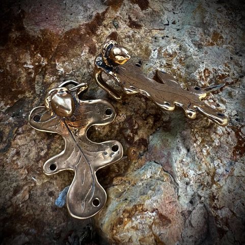 OAK LEAF, CLOAK BUCKLE, BRONZE