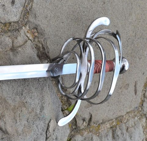 RAPIER WITH WOODEN HILT II