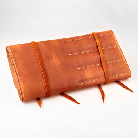 LEATHER CASE FOR THROWING KNIVES, BROWN