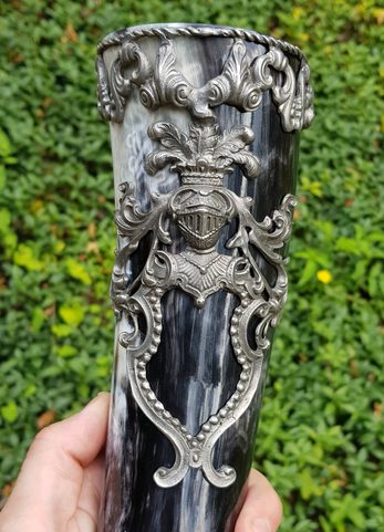 KNIGHT'S DRINKING HORN, DE LUXE