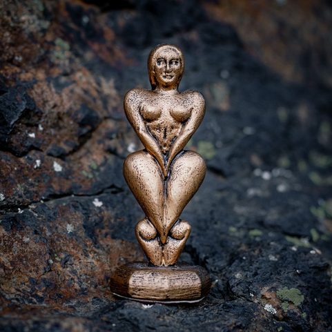 VESNA, DÉESSE SLAVE DE LA JEUNESSE ET DE LA VIE