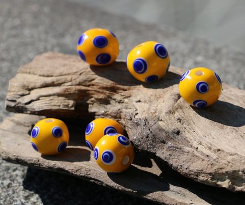 CELTIC GLASS BEAD, YELLOW, REPLICA