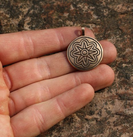 BRONZE AGE SUN IV, BRONZE PENDANT
