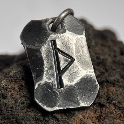 THURISAZ, FER, FORGÉ, PENDENTIF