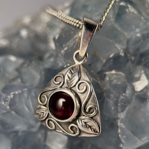 BOUDICCA, PENDENTIF EN ARGENT, AG 925 GRENATE