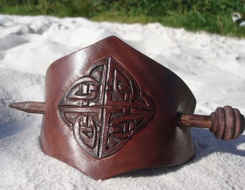 CELTIC LEAF HAIR CLASP
