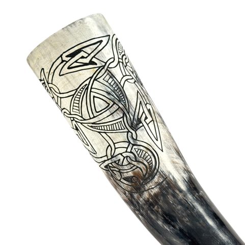 TRISKEL VIKING, DECORATED ENGRAVED DRINKING HORN
