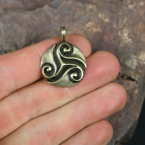 CELTIC TRISKELE, PENDANT, ZINC, ANTIQUE BRASS