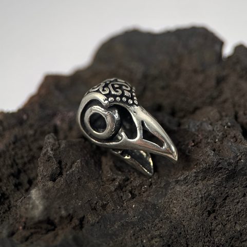 CRÂNE DE CORBEAU, BARBE PERLE, ARGENT