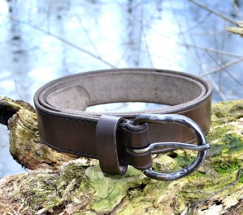 CEINTURE EN CUIR AVEC BOUCLE FORGÉE - BUSHCRAFT