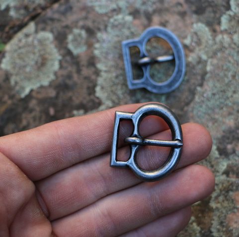 HISTORICAL BUCKLE IV, COLOUR ANTIQUE SILVER