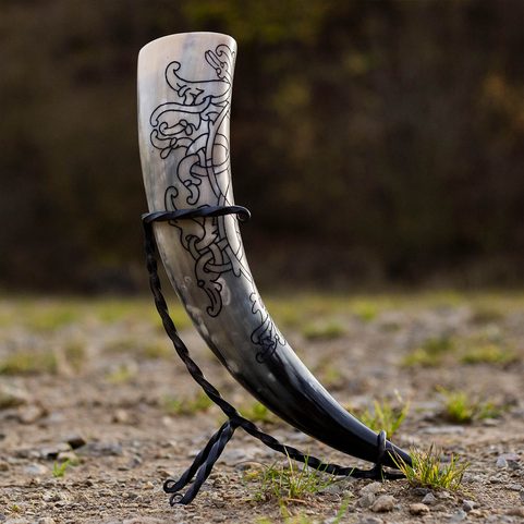 RINGERIKE - DRAGON, CARVED DRINKING HORN