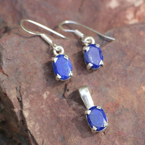 LAPIS LAZULI PENDANT AND EARRINGS, SILVER