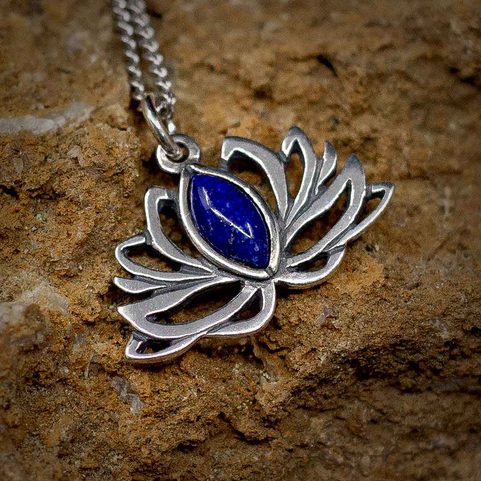 FLEUR DE LOTUS SACRÉE, PENDENTIF, ARGENT - LAPIS