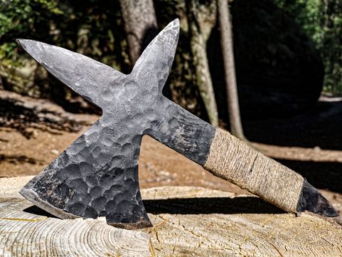 CRUSADER THROWING AXE