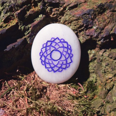 CHAKRA SYMBOLS ENGRAVED SET, WHITE KING AGATE CABOCHONE, SET OF 7