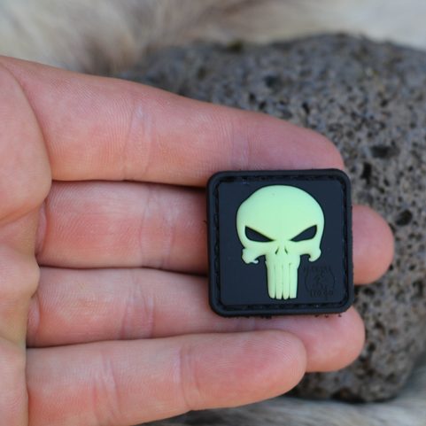 SVÍTICÍ PUNISHER NÁŠIVKA, 3D PVC