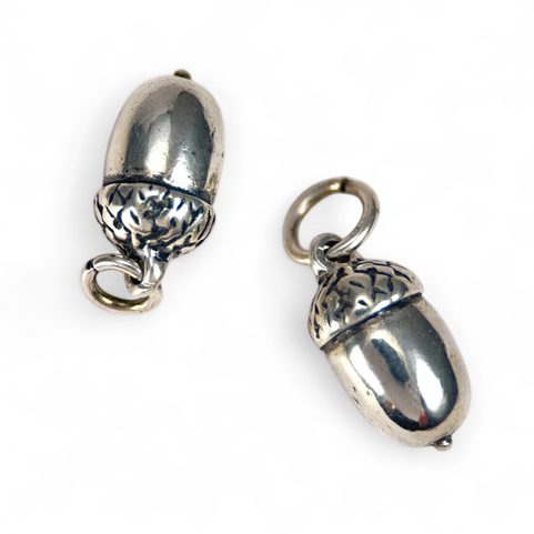 GRAINE, PENDENTIF DE GLAND DE CHÊNE, EN ARGENT
