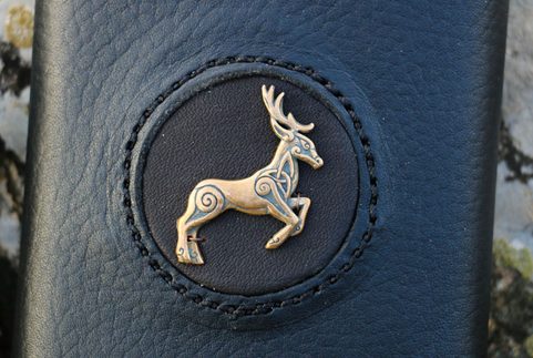 TASCHENFLASCHE, KELTISCHE HIRSCHE