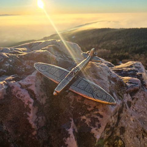 SUPERMARINE SPITFIRE, PENDENTIF AVION, ZINC